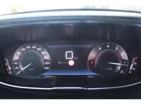 Peugeot 3008 (2021) thumbnail 8