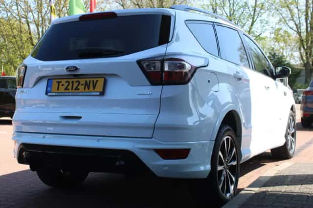 Ford Kuga (2018) thumbnail 5