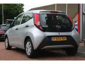 Toyota Aygo (2022) thumbnail 3