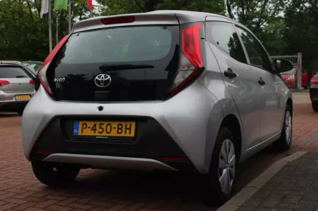 Toyota Aygo (2022) thumbnail 5