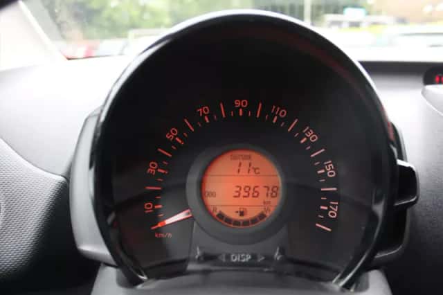 Toyota Aygo (2022) thumbnail 8