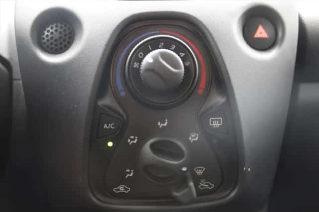 Toyota Aygo (2022) thumbnail 10
