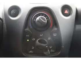 Toyota Aygo (2022) thumbnail 10