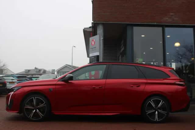 Peugeot 308 (2022) thumbnail 2