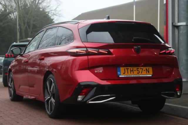 Peugeot 308 (2022) thumbnail 3