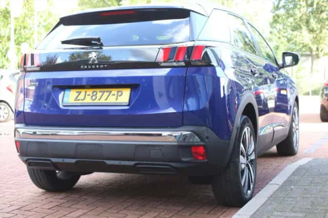 Peugeot 3008 (2019) thumbnail 5