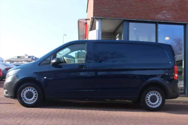 Mercedes-Benz Vito (2019) thumbnail 2
