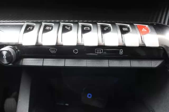 Peugeot 3008 (2021) thumbnail 13
