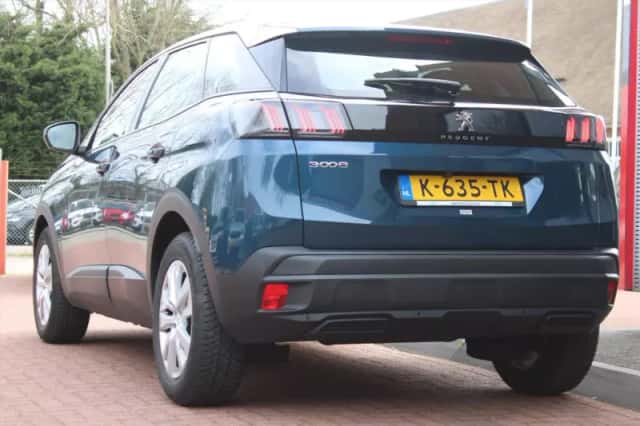 Peugeot 3008 (2021) thumbnail 3