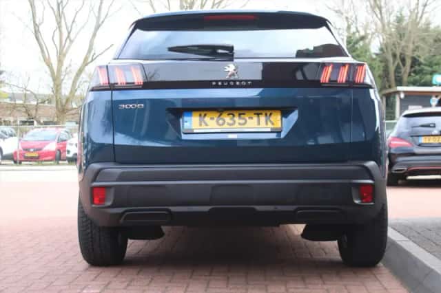 Peugeot 3008 (2021) thumbnail 4