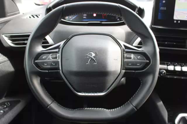 Peugeot 3008 (2021) thumbnail 8