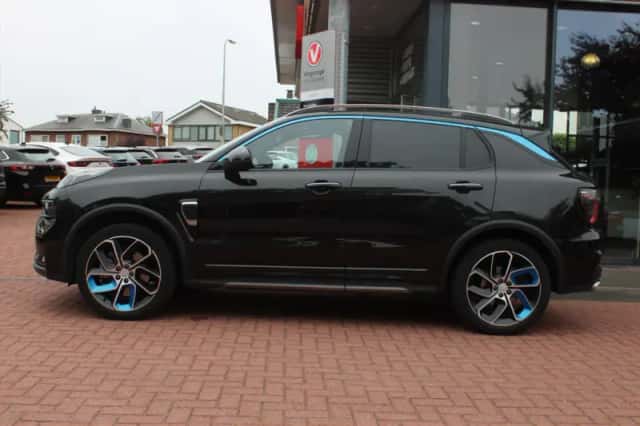 Lynk & Co 01 (2023) thumbnail 2