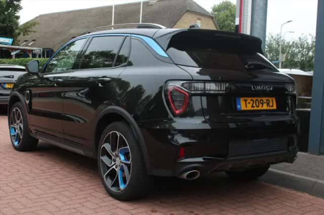 Lynk & Co 01 (2023) thumbnail 3