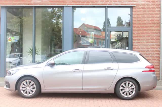 Peugeot 308 (2019) thumbnail 2