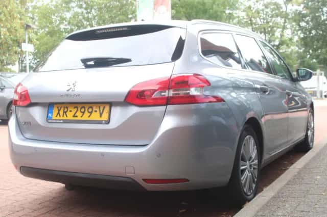 Peugeot 308 (2019) thumbnail 5