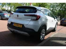 Renault Captur (2022) thumbnail 5