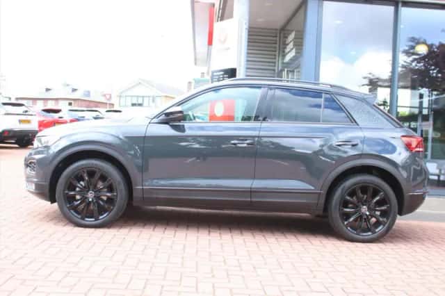 Volkswagen T-Roc (2021) thumbnail 2
