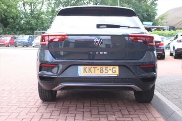 Volkswagen T-Roc (2021) thumbnail 4