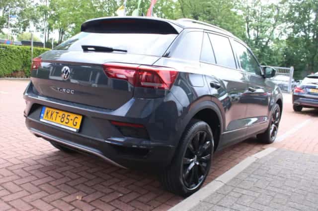 Volkswagen T-Roc (2021) thumbnail 5