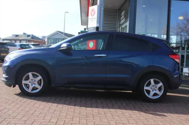 Honda HR-V (2015) thumbnail 2