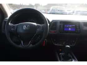 Honda HR-V (2015) thumbnail 7