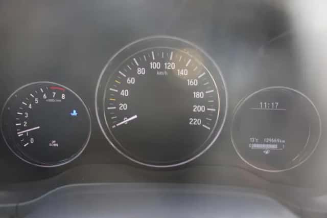 Honda HR-V (2015) thumbnail 10