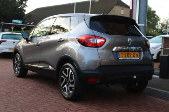 Renault Captur (2016) thumbnail 3
