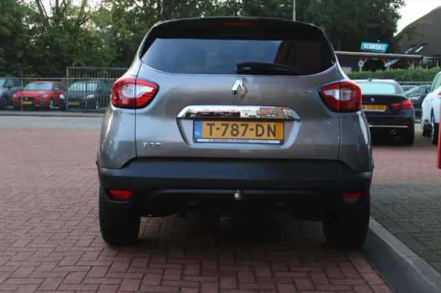 Renault Captur (2016) thumbnail 4