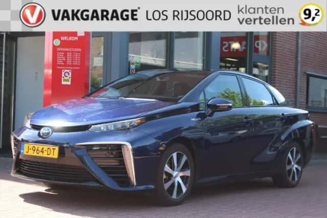 Toyota Mirai (2016) thumbnail 1