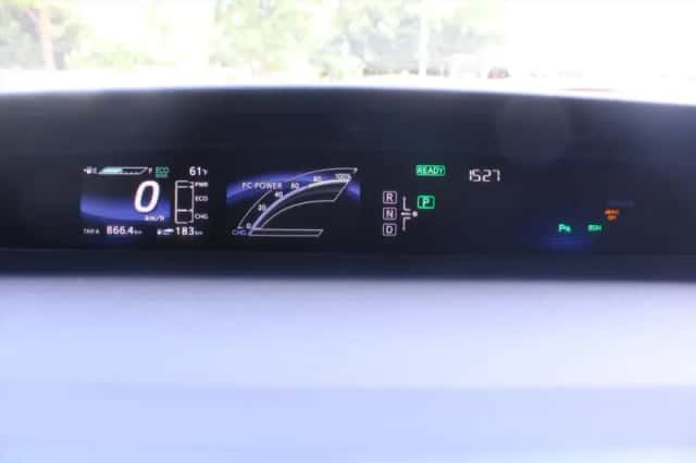 Toyota Mirai (2016) thumbnail 11