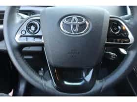 Toyota Mirai (2016) thumbnail 12