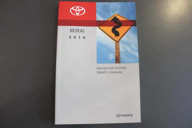 Toyota Mirai (2016) thumbnail 18