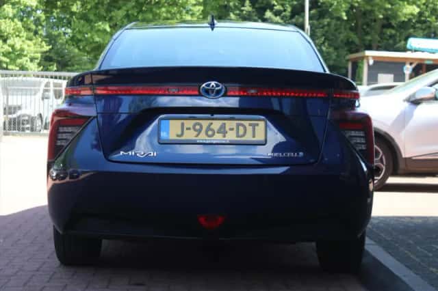 Toyota Mirai (2016) thumbnail 4