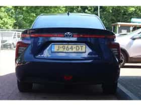 Toyota Mirai (2016) thumbnail 4