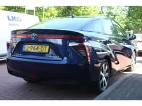 Toyota Mirai (2016) thumbnail 5