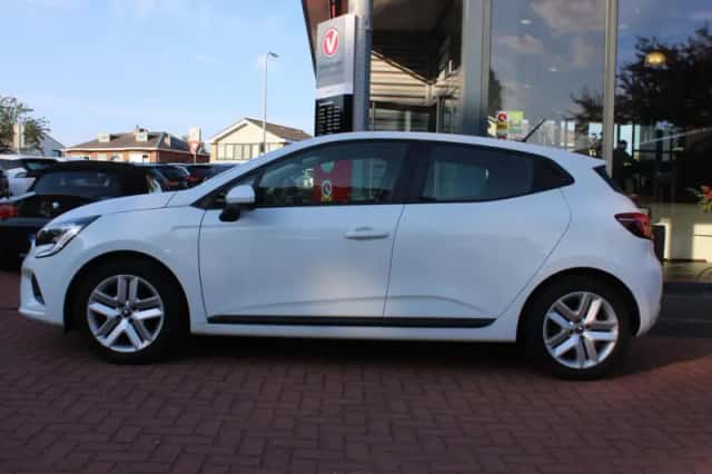 Renault Clio (2022) thumbnail 2