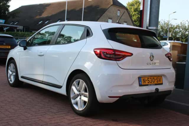 Renault Clio (2022) thumbnail 3