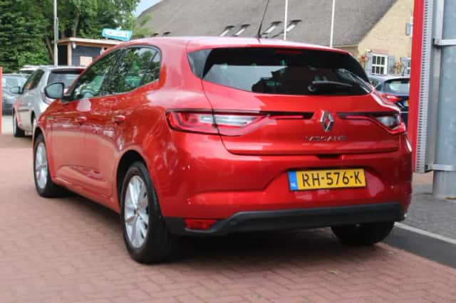 Renault Mégane (2017) thumbnail 3