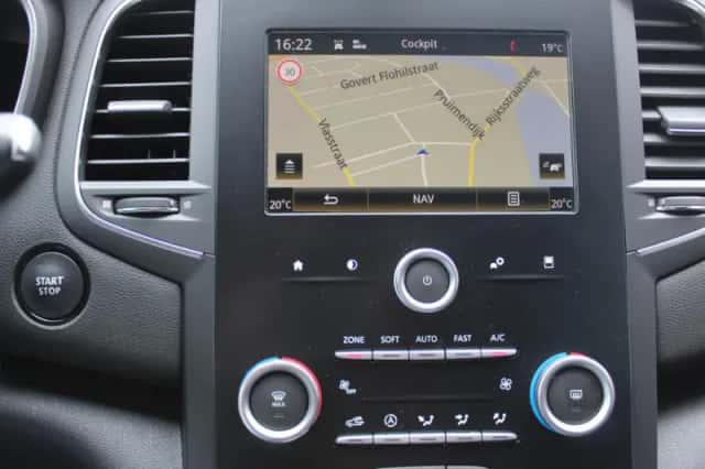 Renault Mégane (2017) thumbnail 10