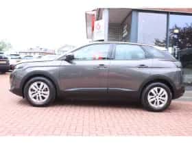 Peugeot 3008 (2022) thumbnail 2