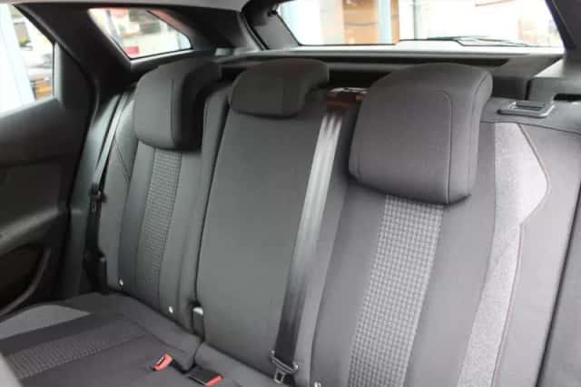 Peugeot 3008 (2022) thumbnail 16