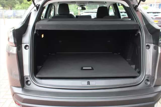 Peugeot 3008 (2022) thumbnail 17
