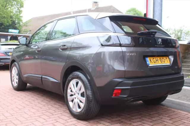Peugeot 3008 (2022) thumbnail 3