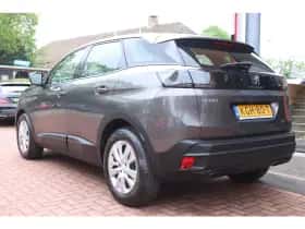 Peugeot 3008 (2022) thumbnail 3