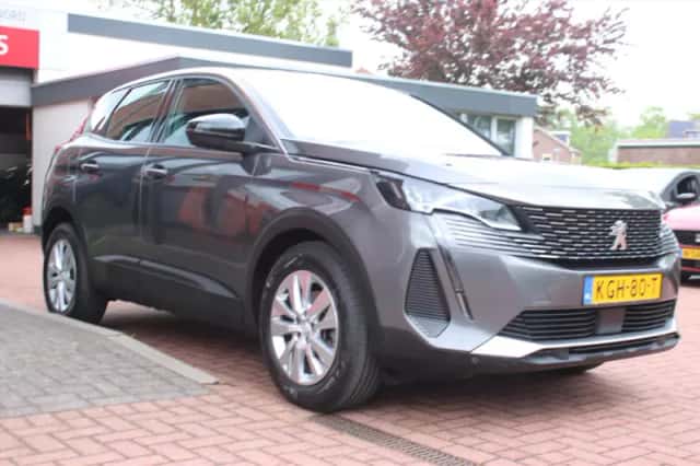 Peugeot 3008 (2022) thumbnail 6