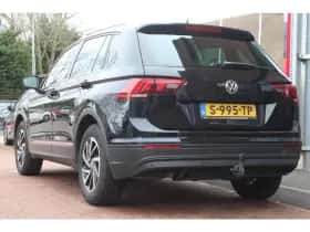 Volkswagen Tiguan (2017) thumbnail 3