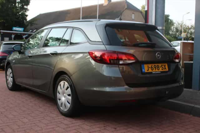 Opel Astra (2020) thumbnail 3