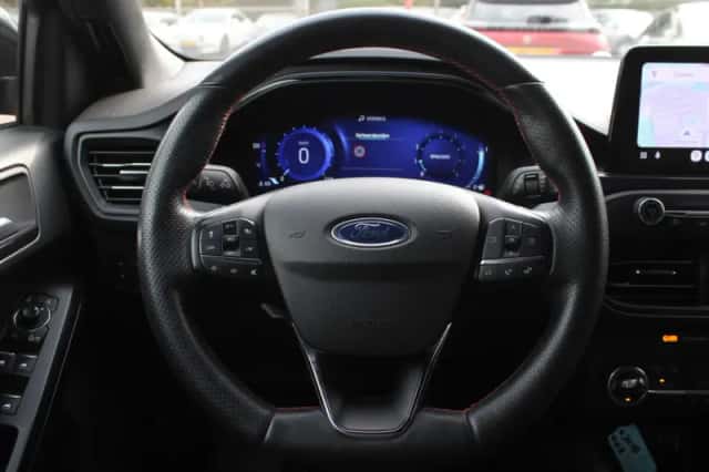 Ford Focus (2021) thumbnail 8