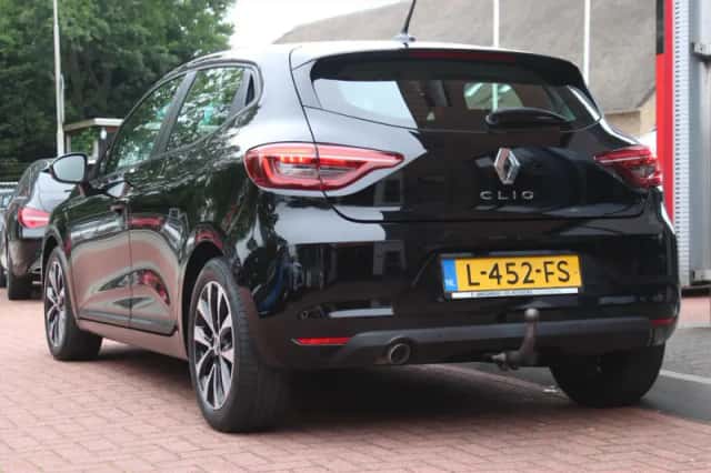 Renault Clio (2021) thumbnail 3