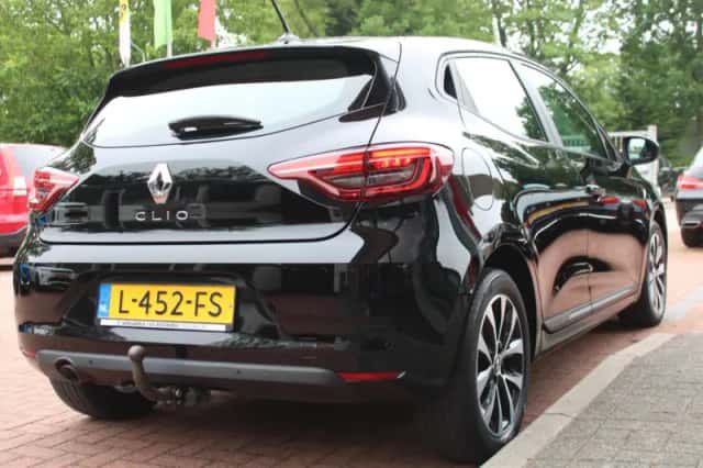 Renault Clio (2021) thumbnail 5